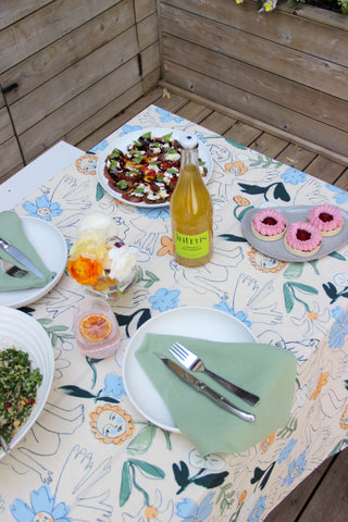PLAIN NAPKINS