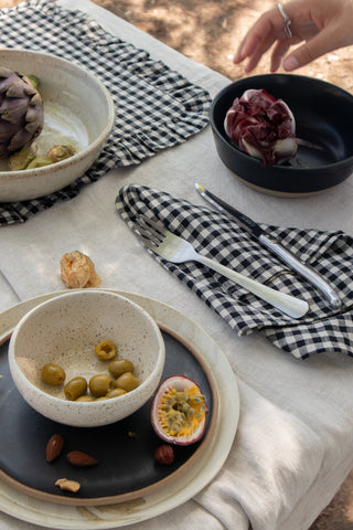 THE LINEN TABLECLOTH